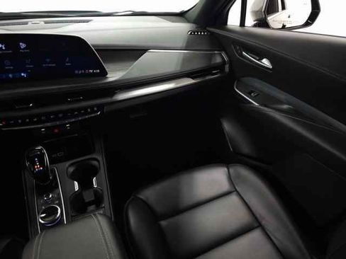 Certified 2025 Cadillac XT4 Premium Luxury image 19