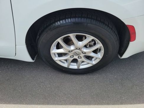 Used 2023 Chrysler Voyager LX FWD image 7