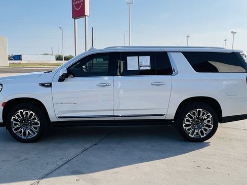 Used 2024 GMC Yukon XL Denali Ultimate image 4