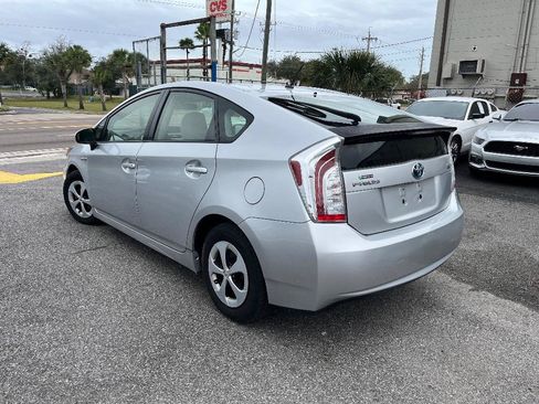 Used 2013 Toyota Prius Two FWD image 3