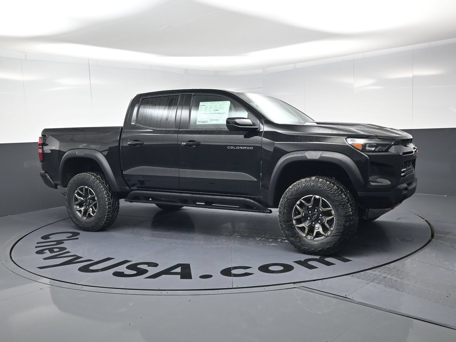 New 2026 Chevrolet Colorado ZR2 w/ Technology Package AWD/4WD image 2