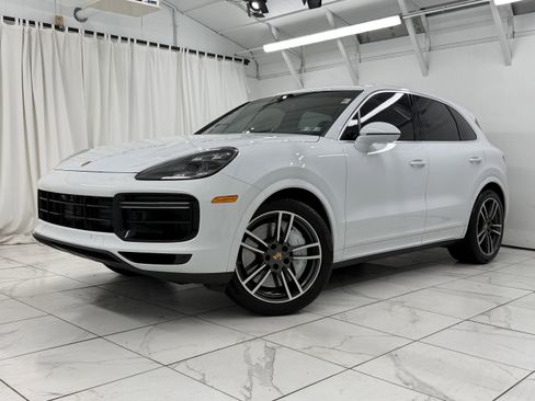 Used 2023 Porsche Cayenne Turbo AWD/4WD image 1