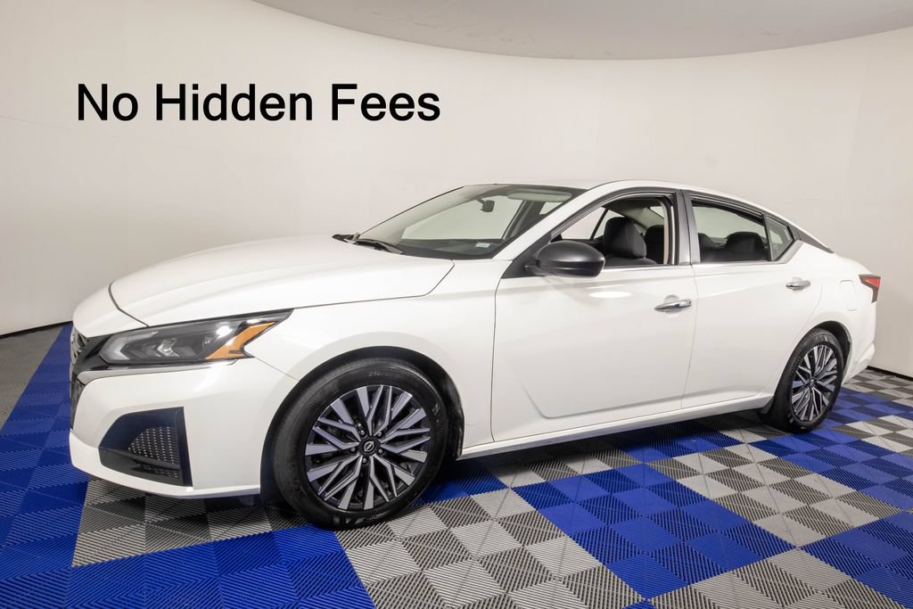 Used 2025 Nissan Altima 2.5 SV FWD image 1
