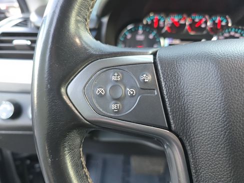 Used 2019 Chevrolet Suburban LT image 18