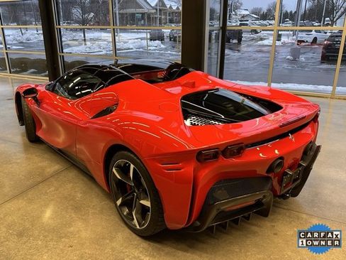 Used 2023 Ferrari SF90 Spider image 12