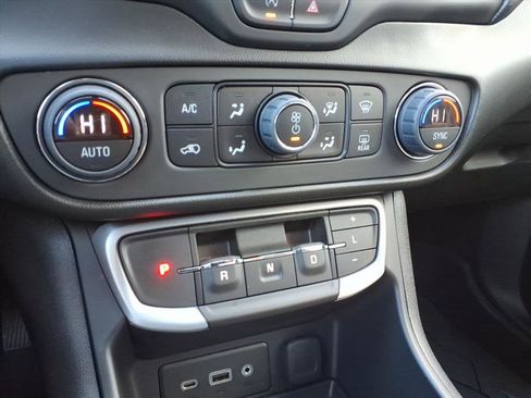 Certified 2022 GMC Terrain SLE w/ Driver Convenience Package image 20