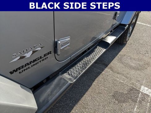 Used 2017 Jeep Wrangler Unlimited Sahara w/ Connectivity Group image 5