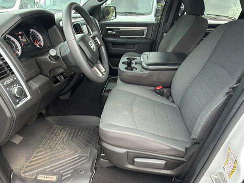 Used 2024 RAM 1500 Warlock AWD/4WD image 16