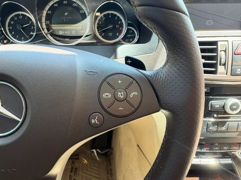 Used 2010 Mercedes-Benz E 550 Coupe image 23