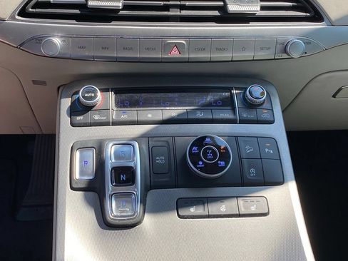 Used 2022 Hyundai Palisade SEL w/ 8P Bench Seat Package AWD/4WD image 17
