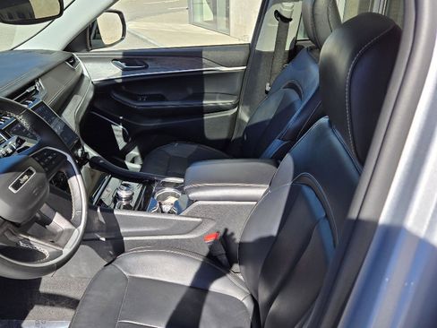 Used 2021 Jeep Grand Cherokee L Limited w/ MOPAR Finishing Package image 8