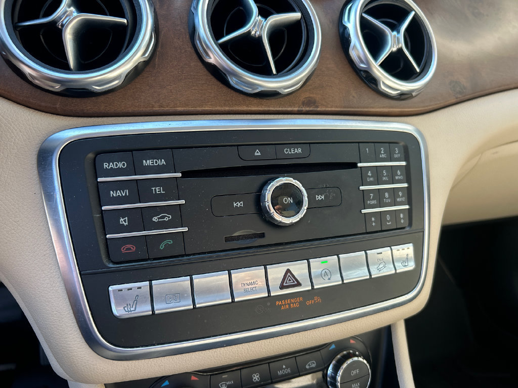 Used 2018 Mercedes-Benz GLA 250 4MATIC image 17