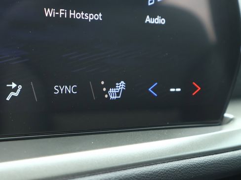 New 2026 Chevrolet Traverse LT w/ Sun and Wheel Package image 4