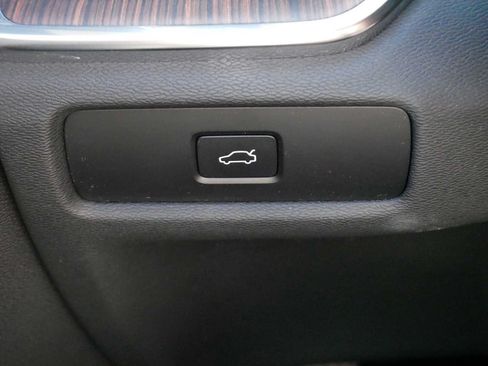 Used 2025 Volvo V60 B5 Cross Country Plus AWD/4WD image 28