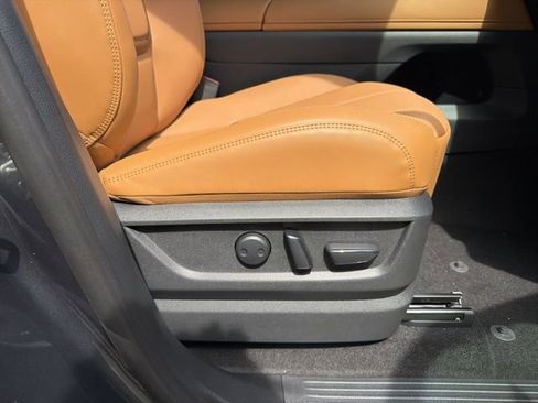 New 2026 Nissan Armada SL w/ Captain's Chari Seat Package RWD image 22