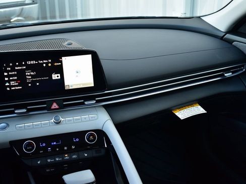 New 2026 Hyundai Elantra Limited FWD image 29