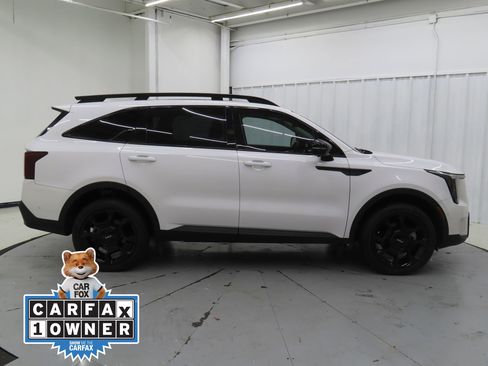 Used 2024 Kia Sorento SX image 2