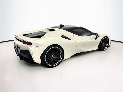Used 2022 Ferrari SF90 Stradale AWD/4WD image 5