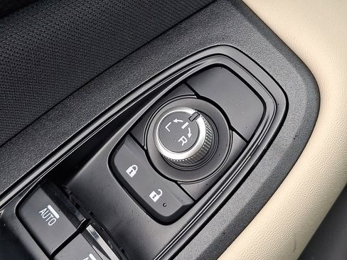 Certified 2025 Subaru Outback Premium image 28