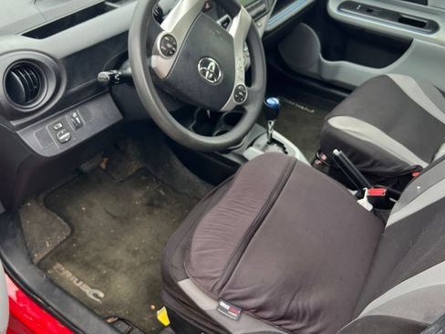 Used 2013 Toyota Prius C Two FWD image 9
