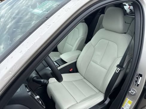 Certified 2024 Volvo XC40 B5 Plus w/ Climate Package AWD/4WD image 16
