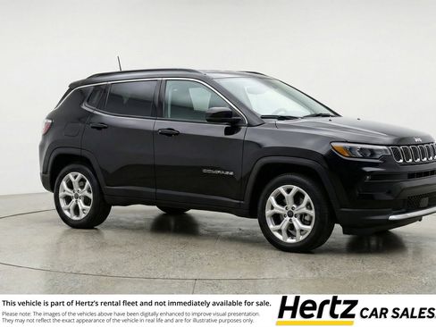 Used 2025 Jeep Compass Latitude image 1