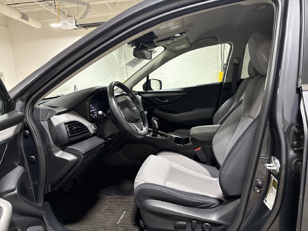 Used 2023 Subaru Outback Premium AWD/4WD image 19