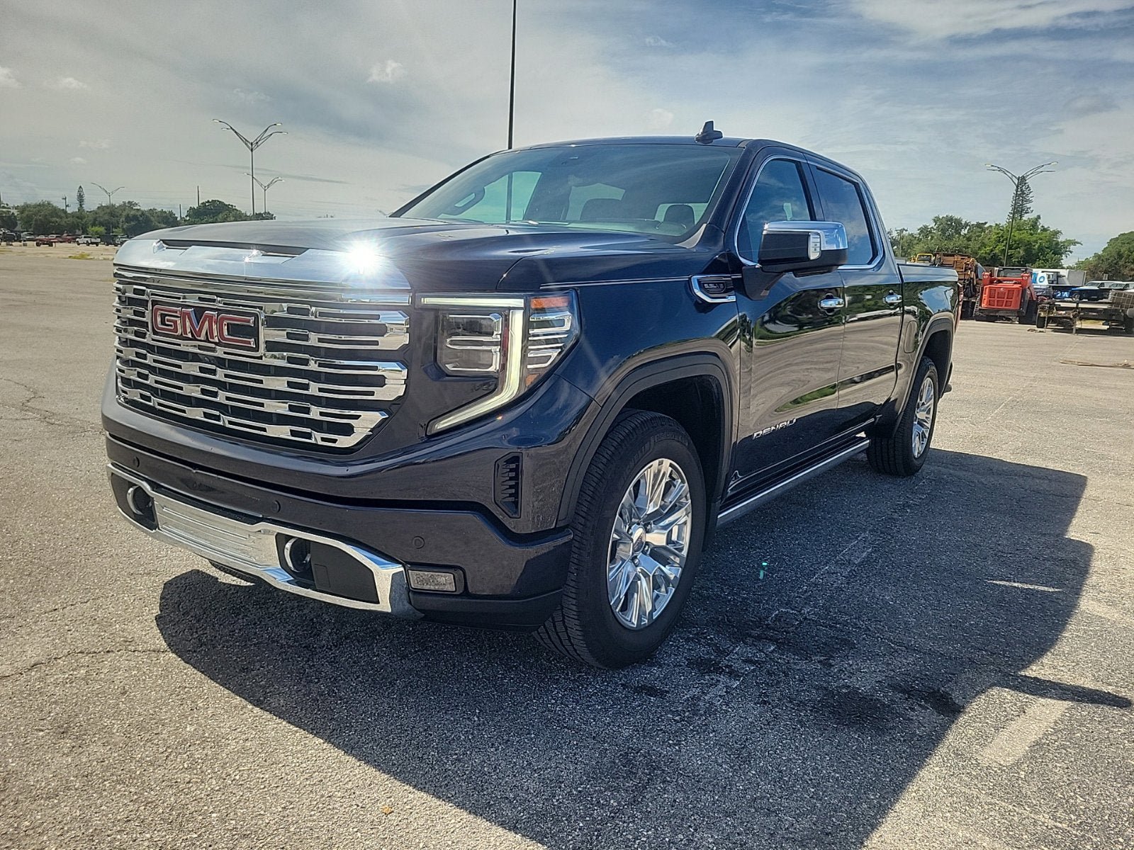 Used 2023 GMC Sierra 1500 Denali w/ Technology Package RWD image 2