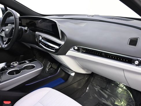 New 2025 Cadillac Lyriq Sport image 15