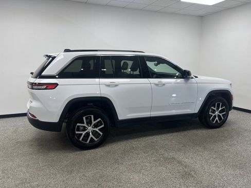 Used 2024 Jeep Grand Cherokee Limited image 21