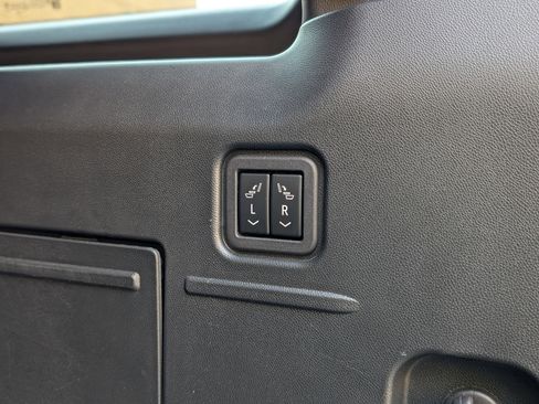 Used 2024 GMC Hummer EV 2X w/ LPO, Sport Package image 19