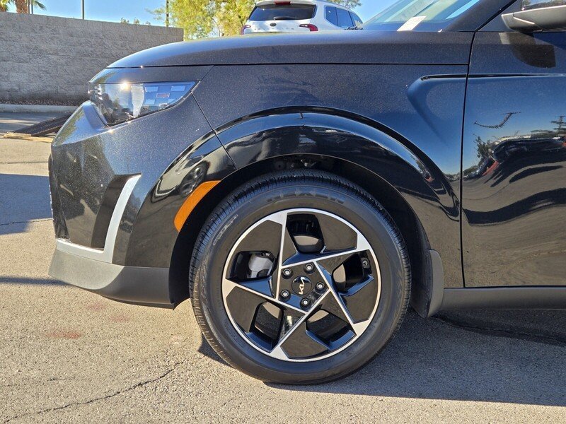 Certified 2025 Kia Soul EX FWD image 10