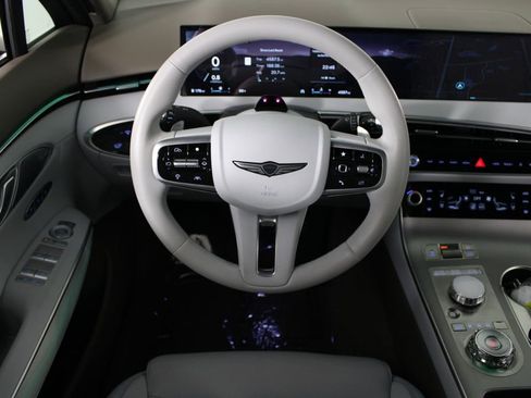 Used 2026 Genesis GV70 2.5T Advanced image 4