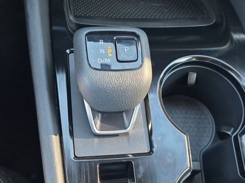 Used 2025 Nissan Rogue SV AWD/4WD image 19