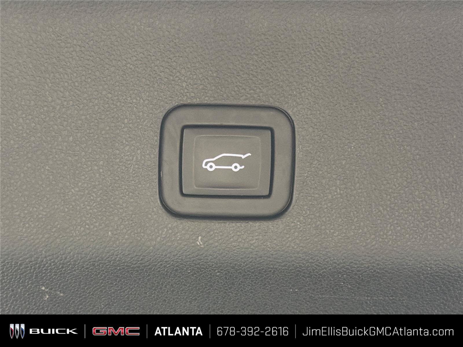 Used 2024 GMC Yukon XL Denali RWD image 19
