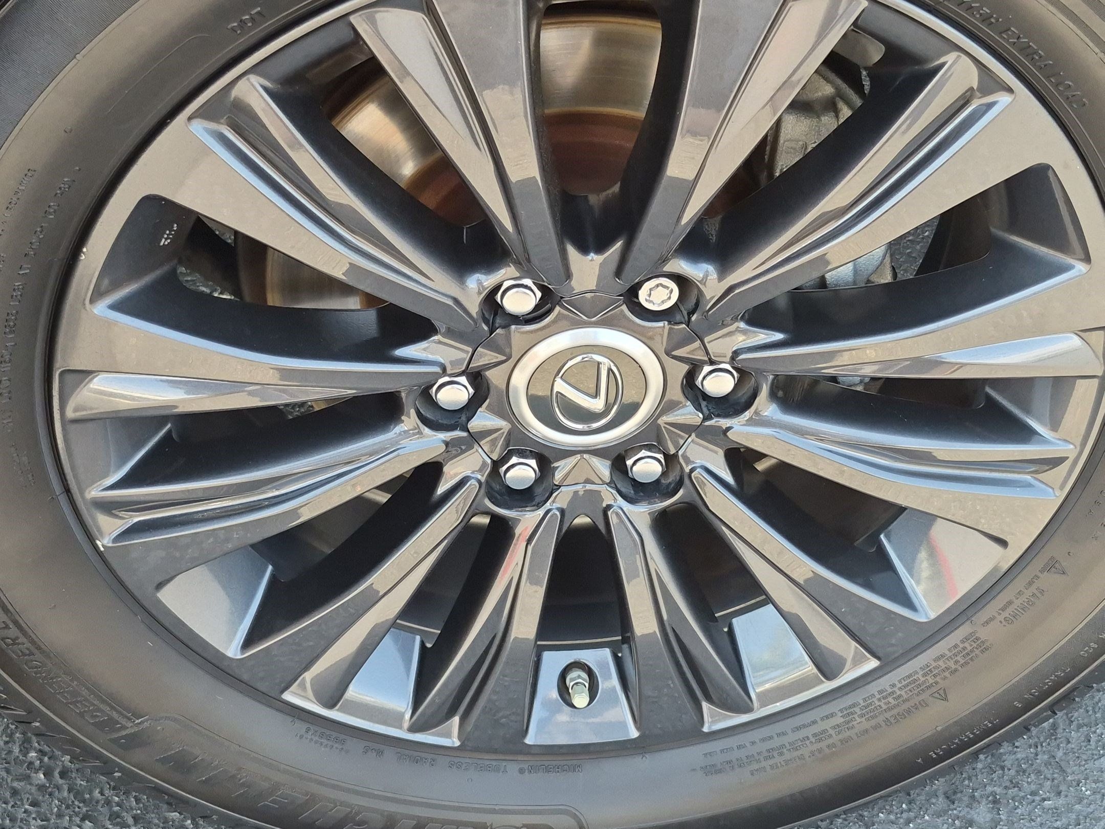 Used 2021 Lexus GX 460 Luxury w/ Sport Design Package AWD/4WD image 13