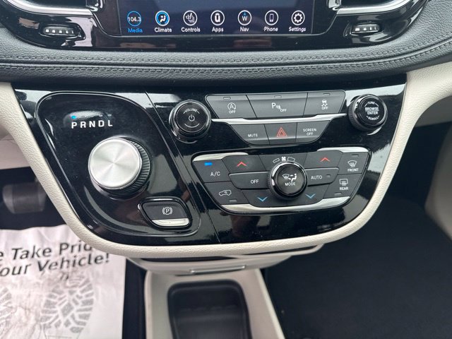 Used 2020 Chrysler Pacifica Limited FWD image 19