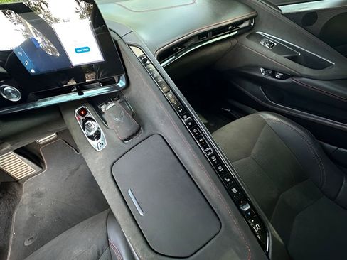 Used 2024 Chevrolet Corvette Stingray Premium Conv w/ Z51 Performance Package RWD image 19