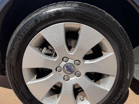 Used 2008 Volvo V70 FWD image 35
