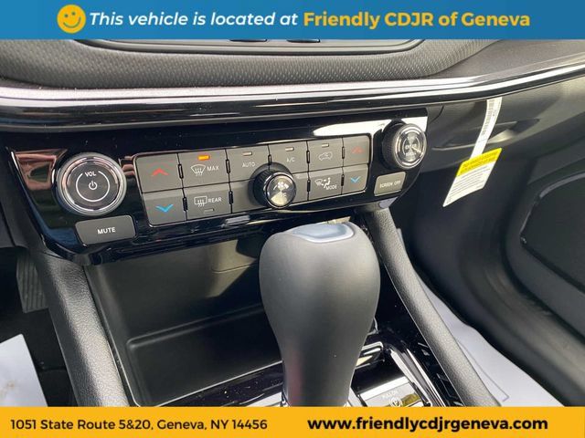 Used 2026 Jeep Compass Limited AWD/4WD image 21