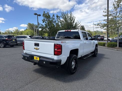 Used 2018 Chevrolet Silverado 1500 LT w/ All Star Edition AWD/4WD image 9