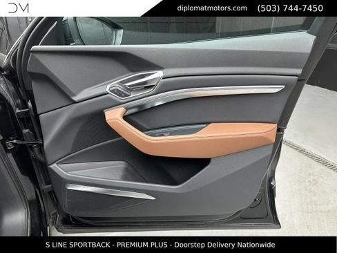 Used 2023 Audi e-tron Premium Plus AWD/4WD image 26