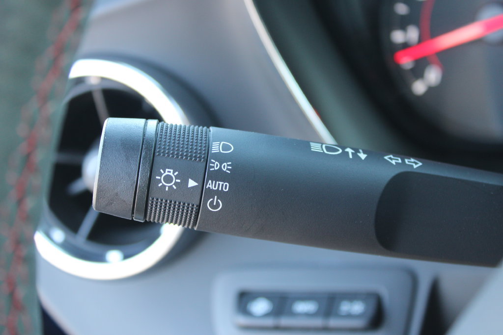 Used 2022 Chevrolet Camaro ZL1 RWD image 19