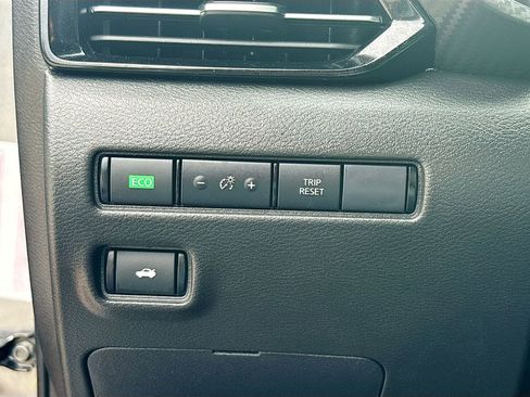 Used 2023 Nissan Sentra SR w/ Trunk Package FWD image 10