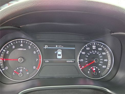 Used 2023 Kia Forte LXS FWD image 5