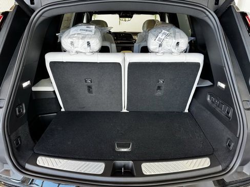 New 2026 Cadillac Vistiq Luxury image 42