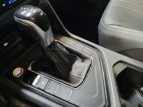 Used 2022 Volkswagen Tiguan SE FWD image 26