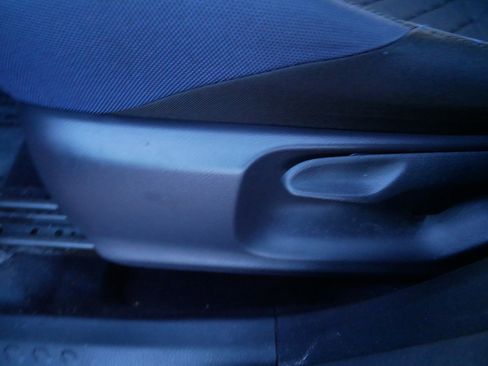 Used 2020 Toyota C-HR XLE image 19