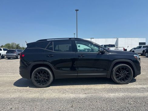 Used 2023 GMC Terrain SLT w/ Elevation Edition AWD/4WD image 11