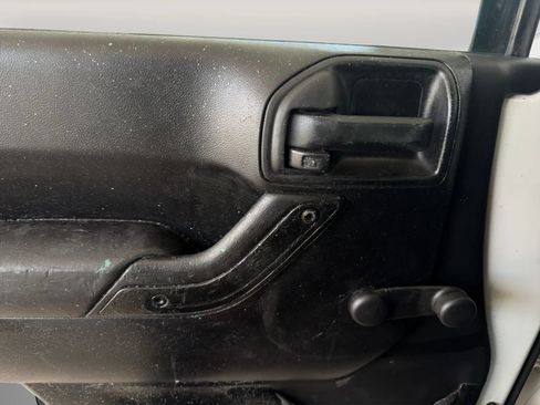 Used 2014 Jeep Wrangler Unlimited Sport w/ Connectivity Group AWD/4WD image 12